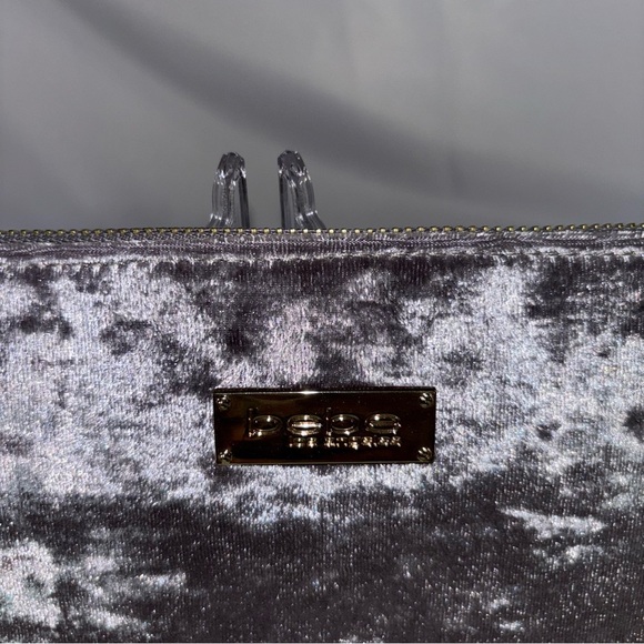 bebe Crushed Velvet Wrislet, Annie Design Silver Velvet Wristlet Clutch - Picture 2 of 9